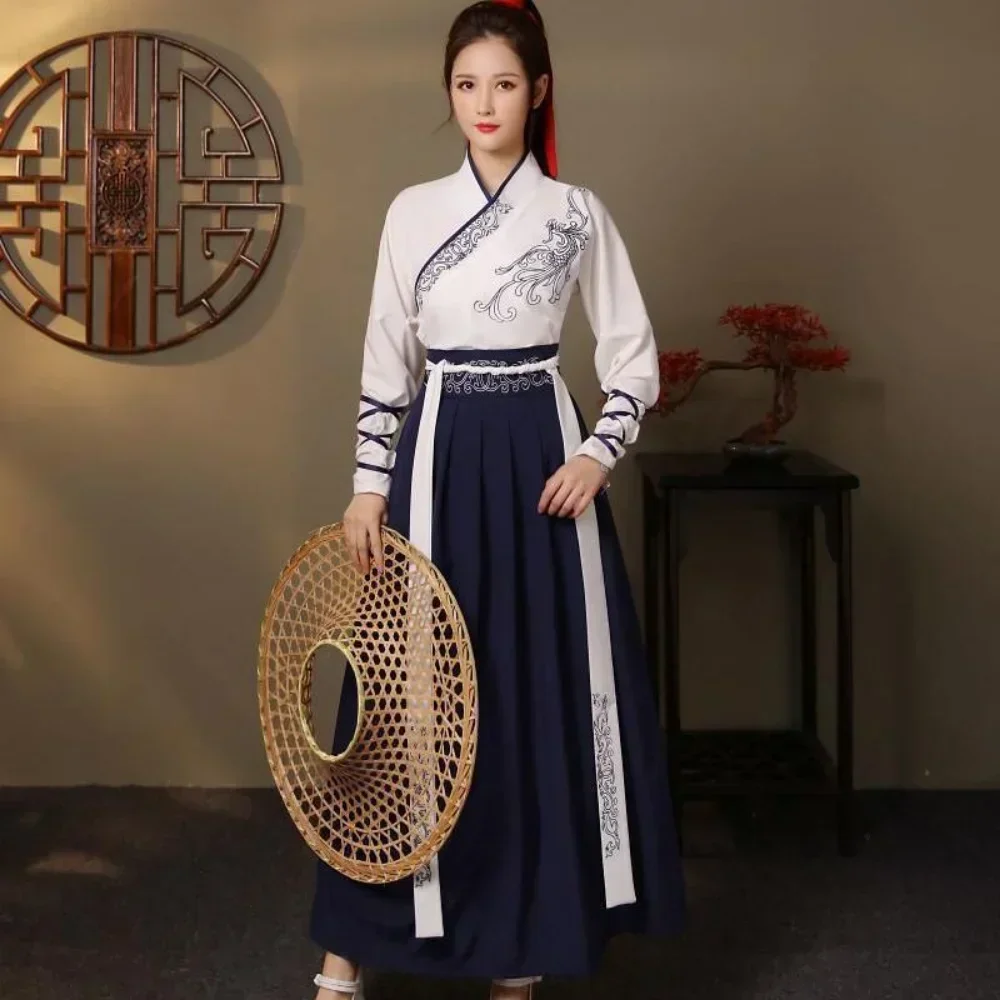 Vintage Fashion Pieces - Modernes Hanfu Damen Top und Rock