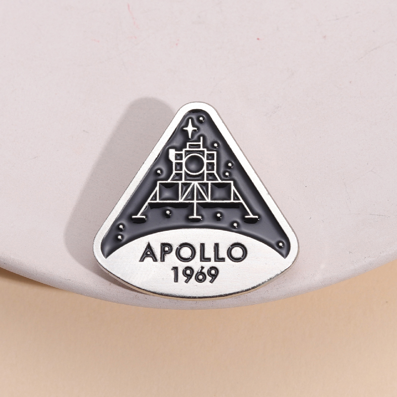 Vintage Fashion Research - Weltraumprogramm Astronauten Emaille Pins Luftfahrt Planet