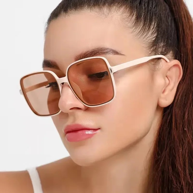 Vintage Übergroße Quadratische – Vintage Fashion Female Bewertung und Preis